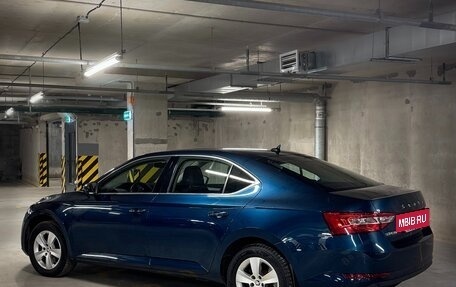 Skoda Superb III рестайлинг, 2021 год, 2 900 000 рублей, 4 фотография