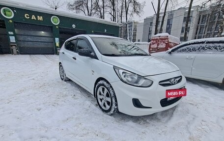 Hyundai Solaris II рестайлинг, 2012 год, 628 000 рублей, 2 фотография