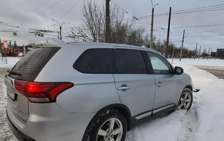 Mitsubishi Outlander III рестайлинг 3, 2017 год, 1 780 000 рублей, 4 фотография