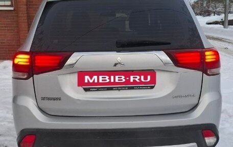 Mitsubishi Outlander III рестайлинг 3, 2017 год, 1 780 000 рублей, 12 фотография