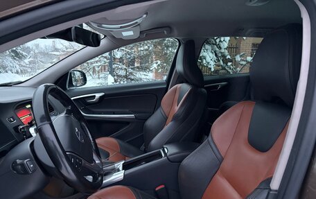 Volvo V60 Cross Country II, 2015 год, 2 100 000 рублей, 11 фотография