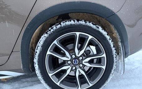 Volvo V60 Cross Country II, 2015 год, 2 100 000 рублей, 10 фотография