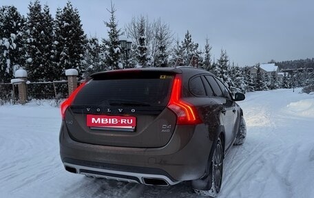 Volvo V60 Cross Country II, 2015 год, 2 100 000 рублей, 3 фотография