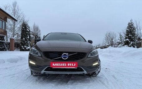 Volvo V60 Cross Country II, 2015 год, 2 100 000 рублей, 6 фотография