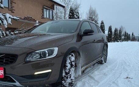 Volvo V60 Cross Country II, 2015 год, 2 100 000 рублей, 7 фотография