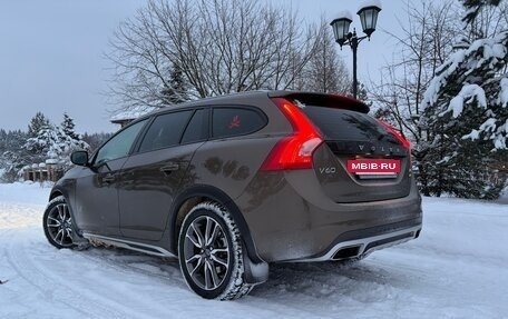 Volvo V60 Cross Country II, 2015 год, 2 100 000 рублей, 14 фотография