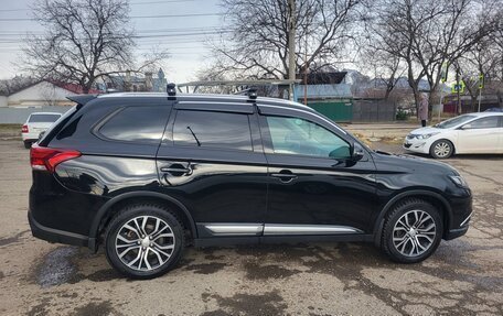 Mitsubishi Outlander III рестайлинг 3, 2018 год, 2 200 000 рублей, 4 фотография