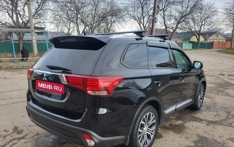 Mitsubishi Outlander III рестайлинг 3, 2018 год, 2 200 000 рублей, 3 фотография