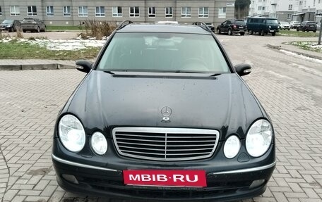 Mercedes-Benz E-Класс, 2005 год, 900 000 рублей, 5 фотография