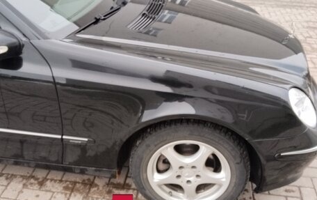 Mercedes-Benz E-Класс, 2005 год, 900 000 рублей, 7 фотография