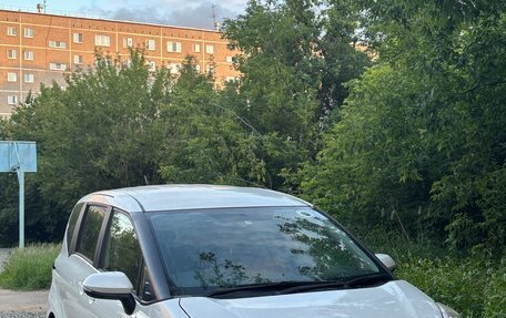 Toyota Sienta II, 2015 год, 1 300 000 рублей, 2 фотография