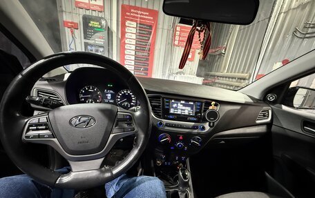 Hyundai Solaris II рестайлинг, 2017 год, 1 320 000 рублей, 8 фотография