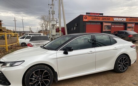 Toyota Camry, 2021 год, 3 500 000 рублей, 7 фотография