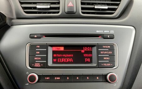 KIA Rio III рестайлинг, 2015 год, 1 099 000 рублей, 17 фотография