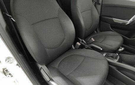 KIA Rio III рестайлинг, 2015 год, 1 099 000 рублей, 23 фотография