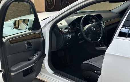 Mercedes-Benz E-Класс, 2012 год, 980 000 рублей, 2 фотография