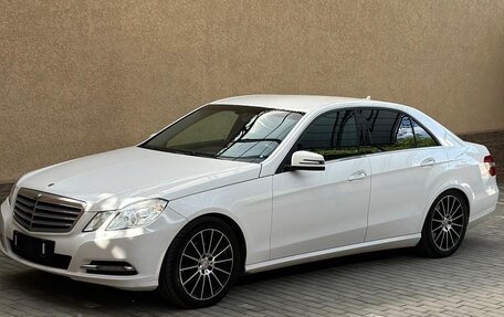 Mercedes-Benz E-Класс, 2012 год, 980 000 рублей, 5 фотография