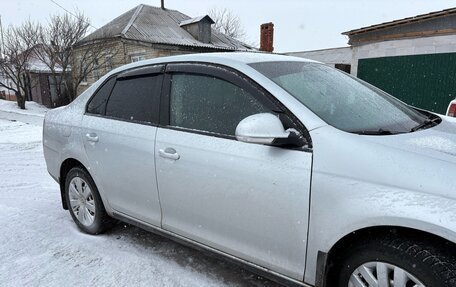 Volkswagen Jetta VI, 2010 год, 670 000 рублей, 2 фотография