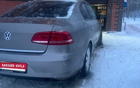 Volkswagen Passat B7, 2011 год, 860 000 рублей, 2 фотография