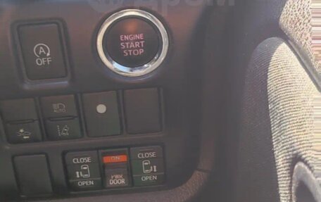 Toyota Noah III, 2016 год, 1 949 999 рублей, 8 фотография