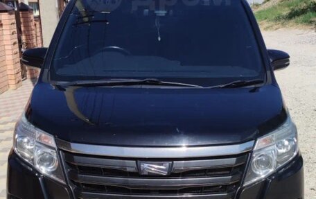 Toyota Noah III, 2016 год, 1 949 999 рублей, 12 фотография