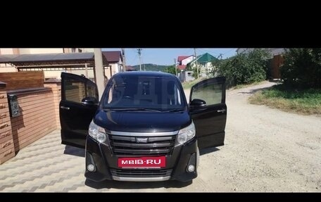 Toyota Noah III, 2016 год, 1 949 999 рублей, 14 фотография