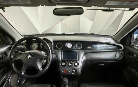 Mitsubishi Outlander III рестайлинг 3, 2003 год, 375 000 рублей, 11 фотография