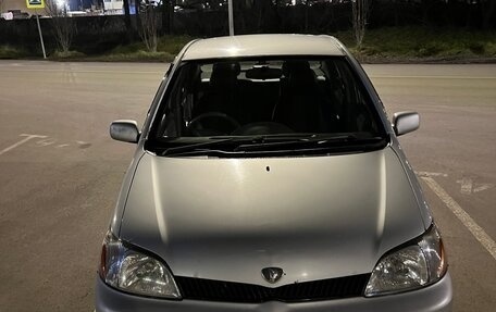 Toyota Platz, 2000 год, 325 000 рублей, 1 фотография