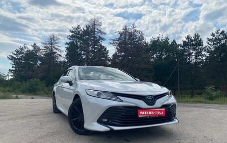 Toyota Camry, 2019 год, 3 000 000 рублей, 1 фотография