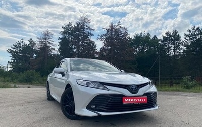 Toyota Camry, 2019 год, 3 000 000 рублей, 1 фотография