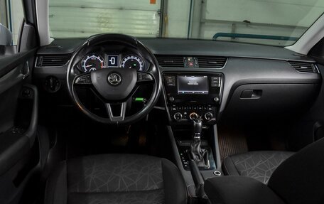 Skoda Octavia, 2018 год, 1 748 000 рублей, 6 фотография