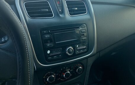 Renault Logan II, 2016 год, 730 000 рублей, 5 фотография