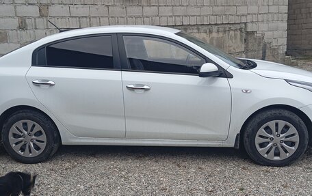 KIA Rio IV, 2019 год, 1 100 000 рублей, 5 фотография