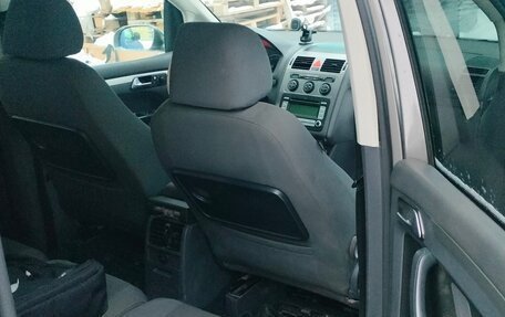 Volkswagen Touran III, 2007 год, 750 000 рублей, 11 фотография