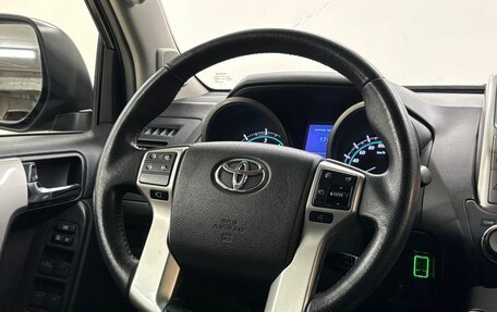 Toyota Land Cruiser Prado 150 рестайлинг 2, 2013 год, 3 100 000 рублей, 19 фотография