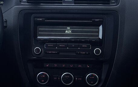 Volkswagen Jetta VI, 2013 год, 810 000 рублей, 11 фотография