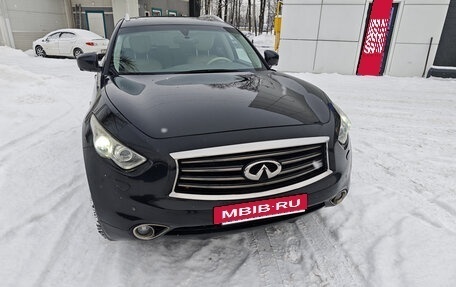 Infiniti QX70, 2016 год, 2 500 000 рублей, 2 фотография