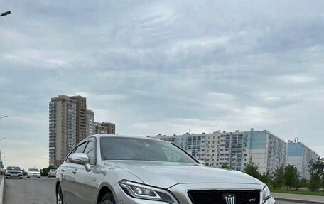 Toyota Crown, 2019 год, 4 200 000 рублей, 4 фотография