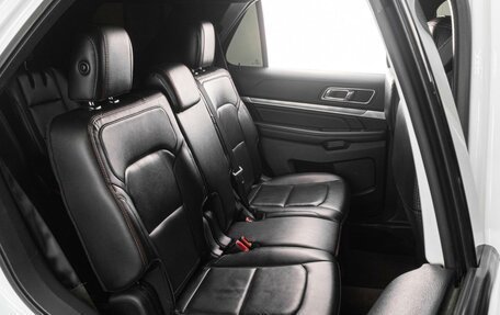 Ford Explorer VI, 2016 год, 3 149 000 рублей, 8 фотография