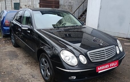 Mercedes-Benz E-Класс, 2004 год, 950 000 рублей, 9 фотография