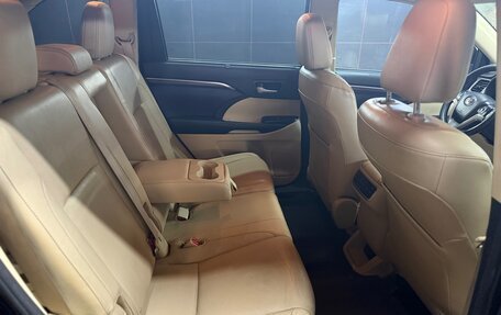 Toyota Highlander III, 2014 год, 2 300 000 рублей, 11 фотография