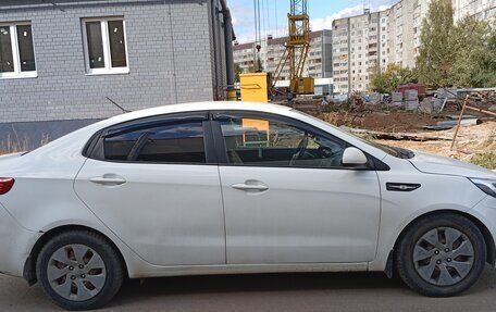 KIA Rio III рестайлинг, 2015 год, 400 000 рублей, 2 фотография