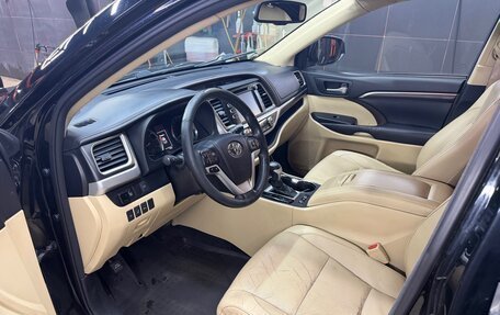 Toyota Highlander III, 2014 год, 2 300 000 рублей, 13 фотография