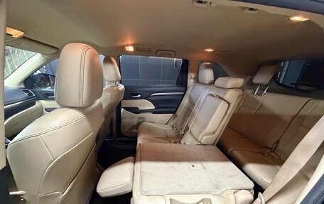 Toyota Highlander III, 2014 год, 2 300 000 рублей, 17 фотография