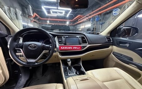 Toyota Highlander III, 2014 год, 2 300 000 рублей, 14 фотография