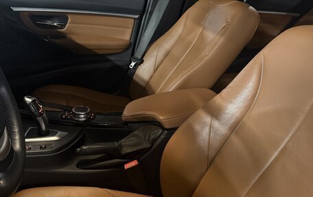 BMW 3 серия, 2017 год, 2 400 000 рублей, 10 фотография