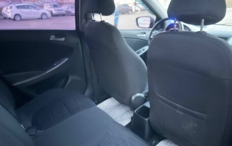 Hyundai Solaris II рестайлинг, 2014 год, 730 000 рублей, 21 фотография