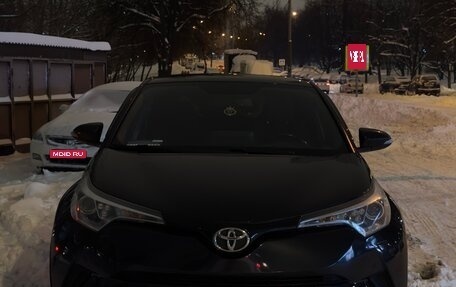 Toyota C-HR I рестайлинг, 2019 год, 2 300 000 рублей, 1 фотография