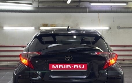 Toyota C-HR I рестайлинг, 2019 год, 2 300 000 рублей, 6 фотография