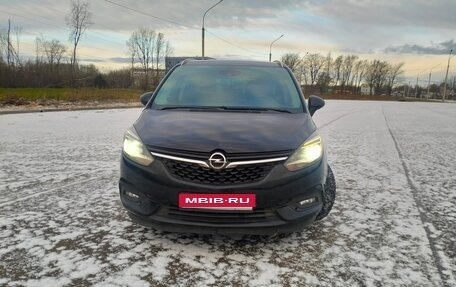 Opel Zafira C рестайлинг, 2017 год, 1 450 000 рублей, 1 фотография